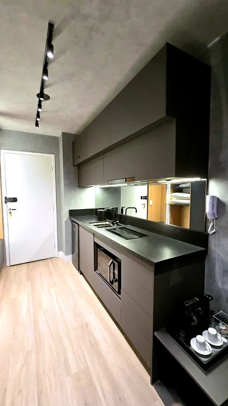 Estúdio de Airbnb com móveis planejados sob medida em MDF — Sto Amaro, Oficina 306, São Paulo